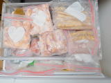 冷凍用保存袋に入った肉の写真